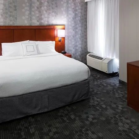 Courtyard By Marriott Santa Clarita Valencia Hotel Exterior photo