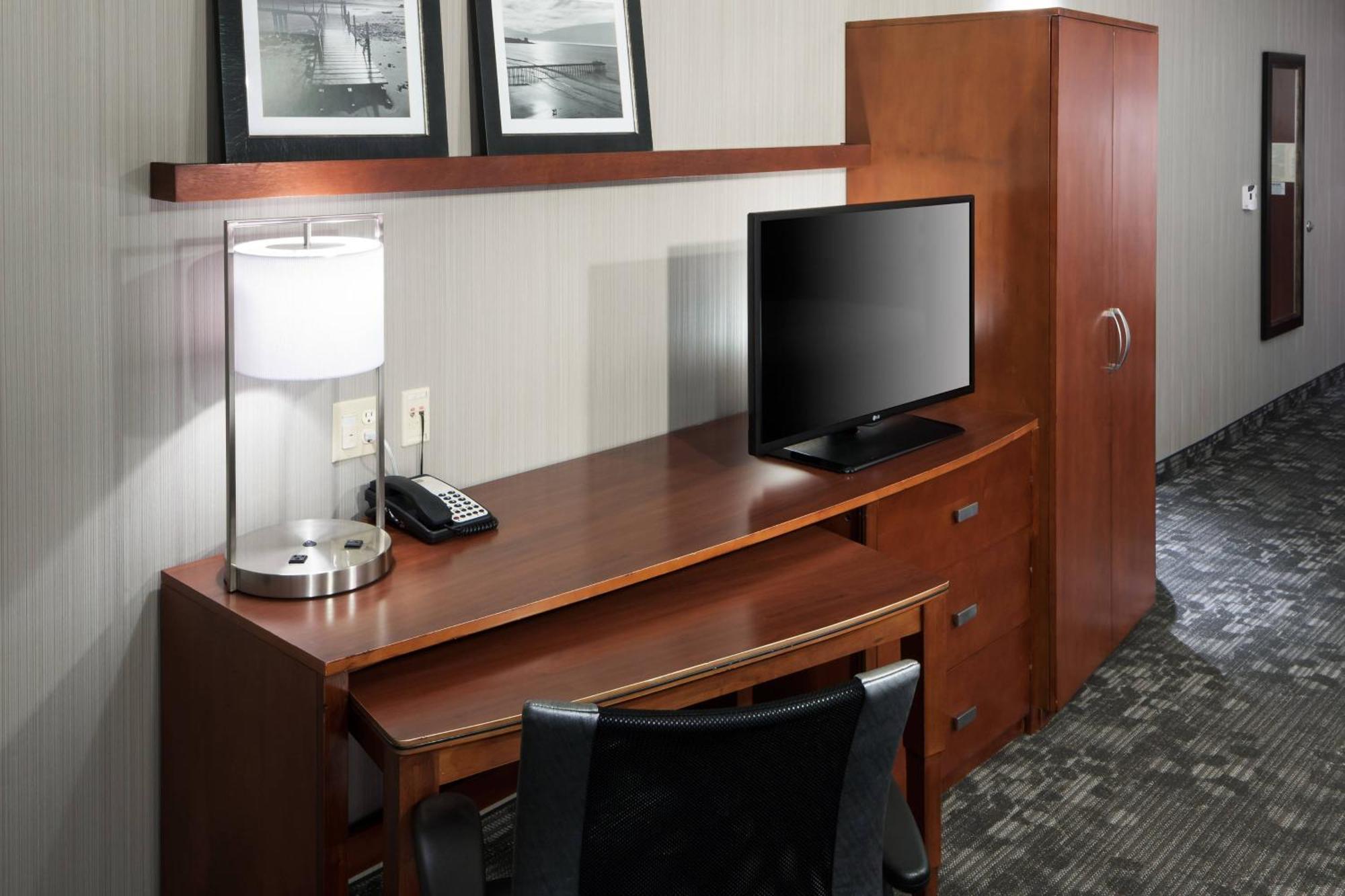Hotel Courtyard By Marriott Santa Clarita Valencia