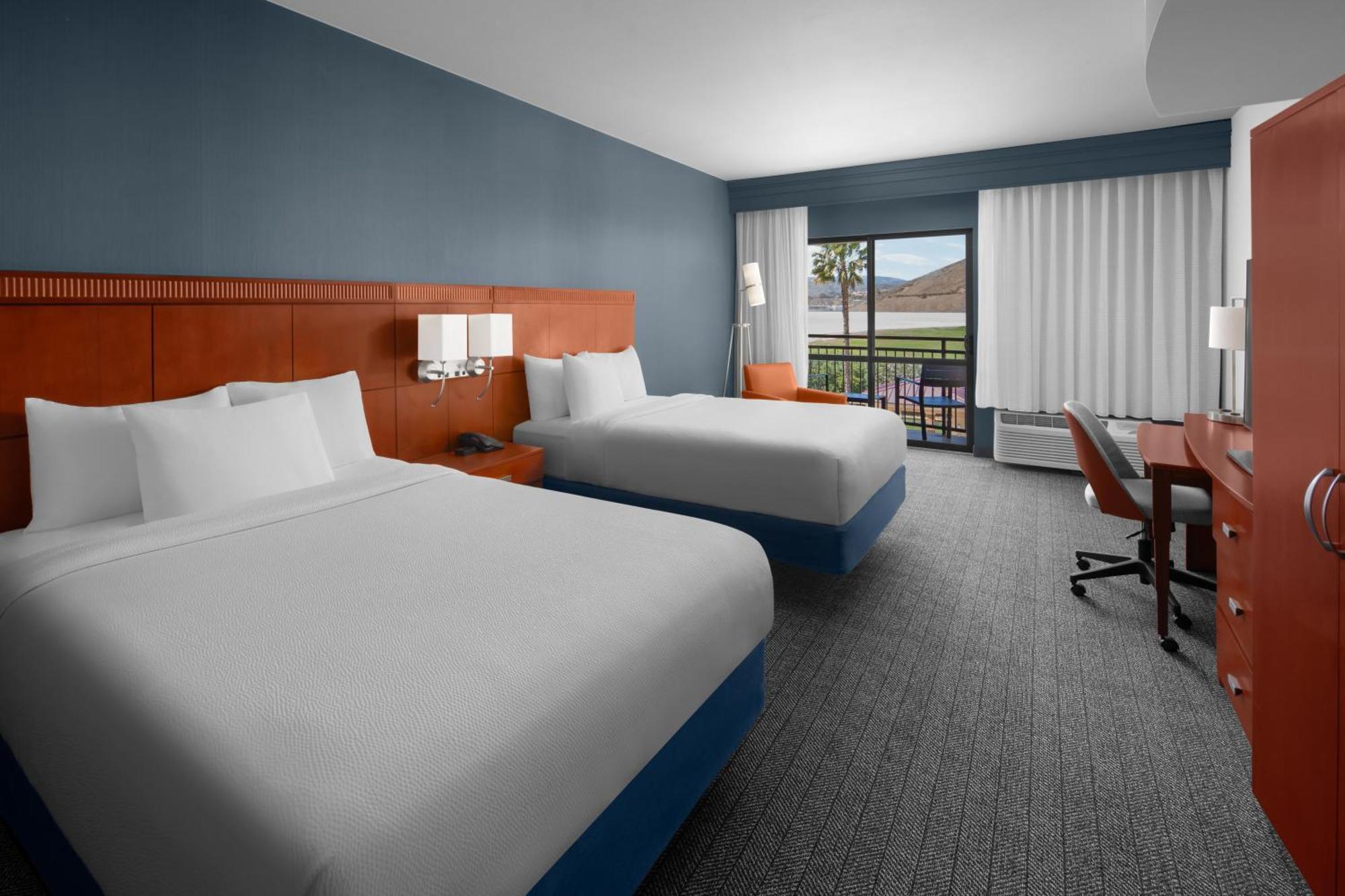 Courtyard By Marriott Santa Clarita Hotel