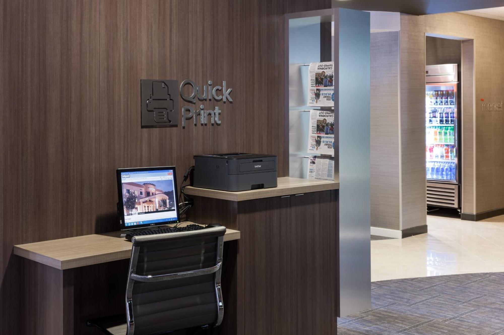 Courtyard By Marriott Santa Clarita 3*