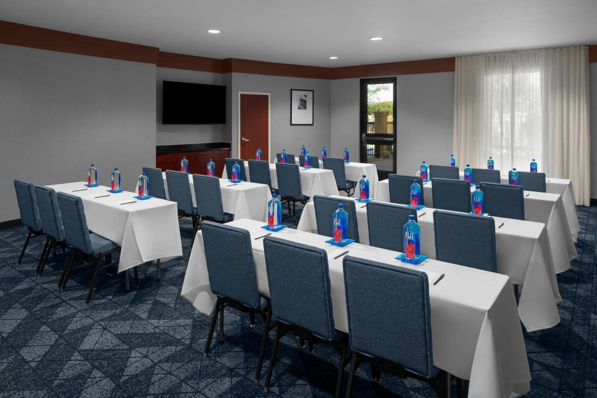 Courtyard By Marriott Santa Clarita Valencia