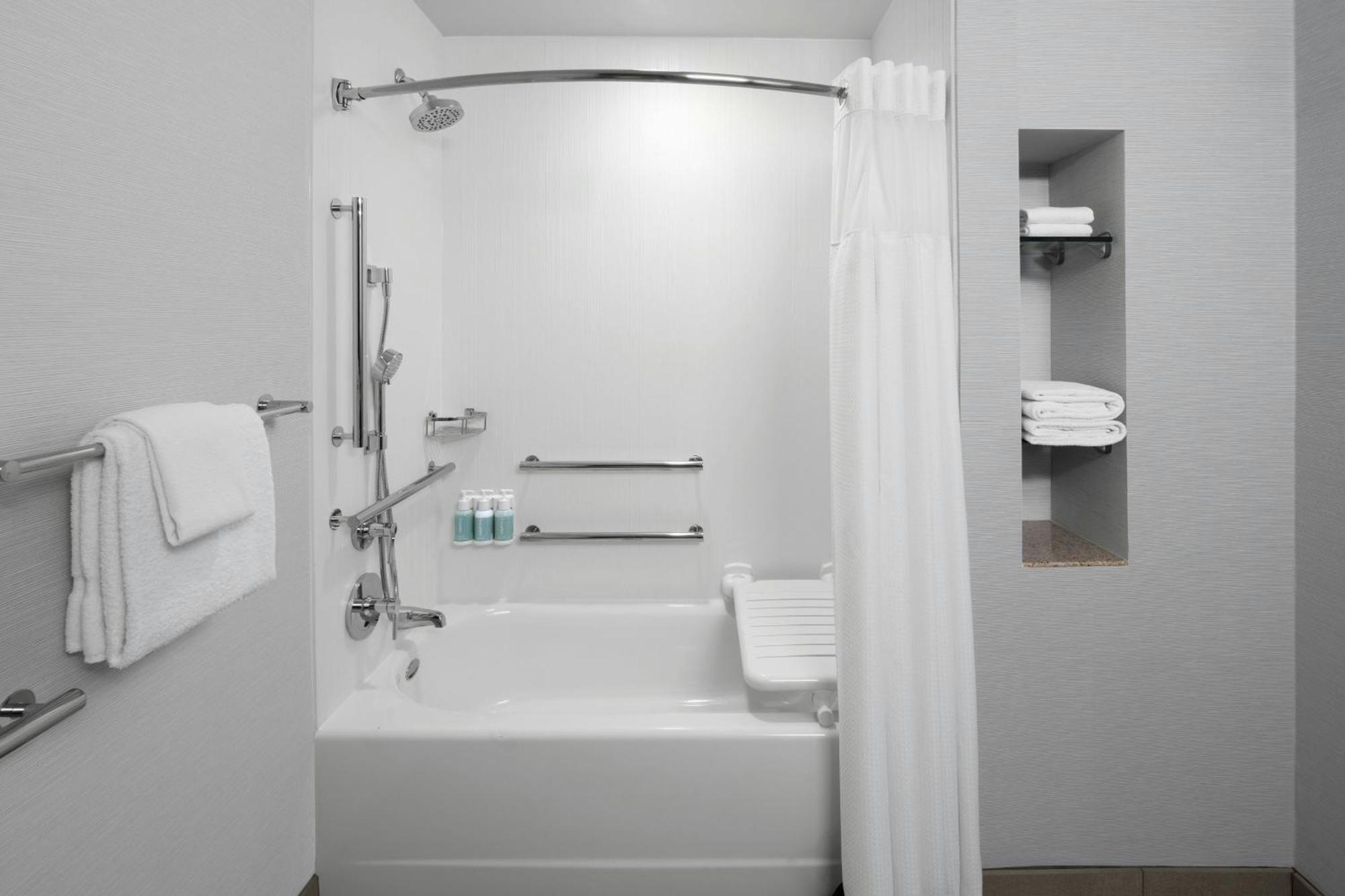 Courtyard By Marriott Santa Clarita Hotel Valencia