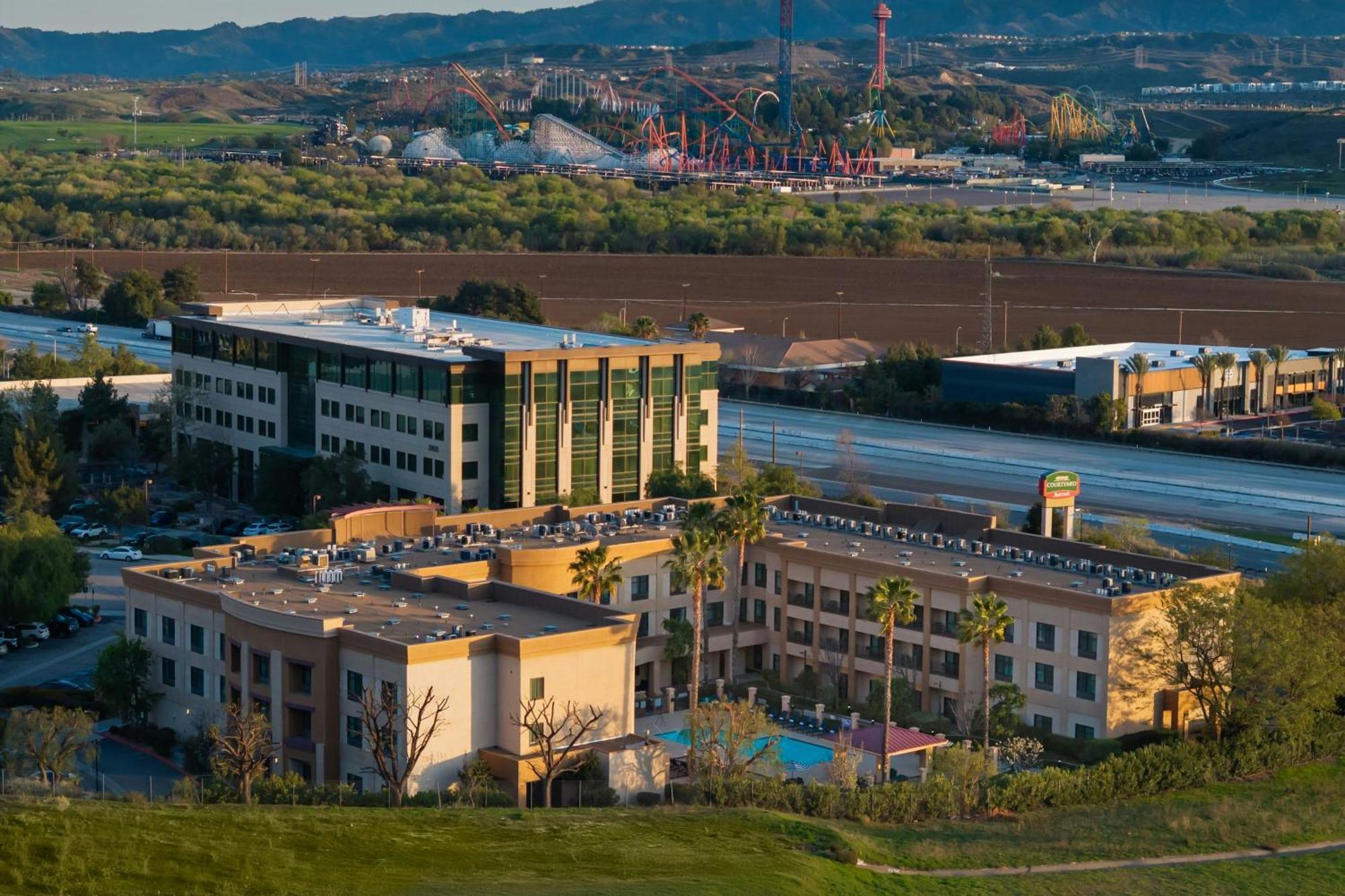 Hotel Courtyard By Marriott Santa Clarita 3*