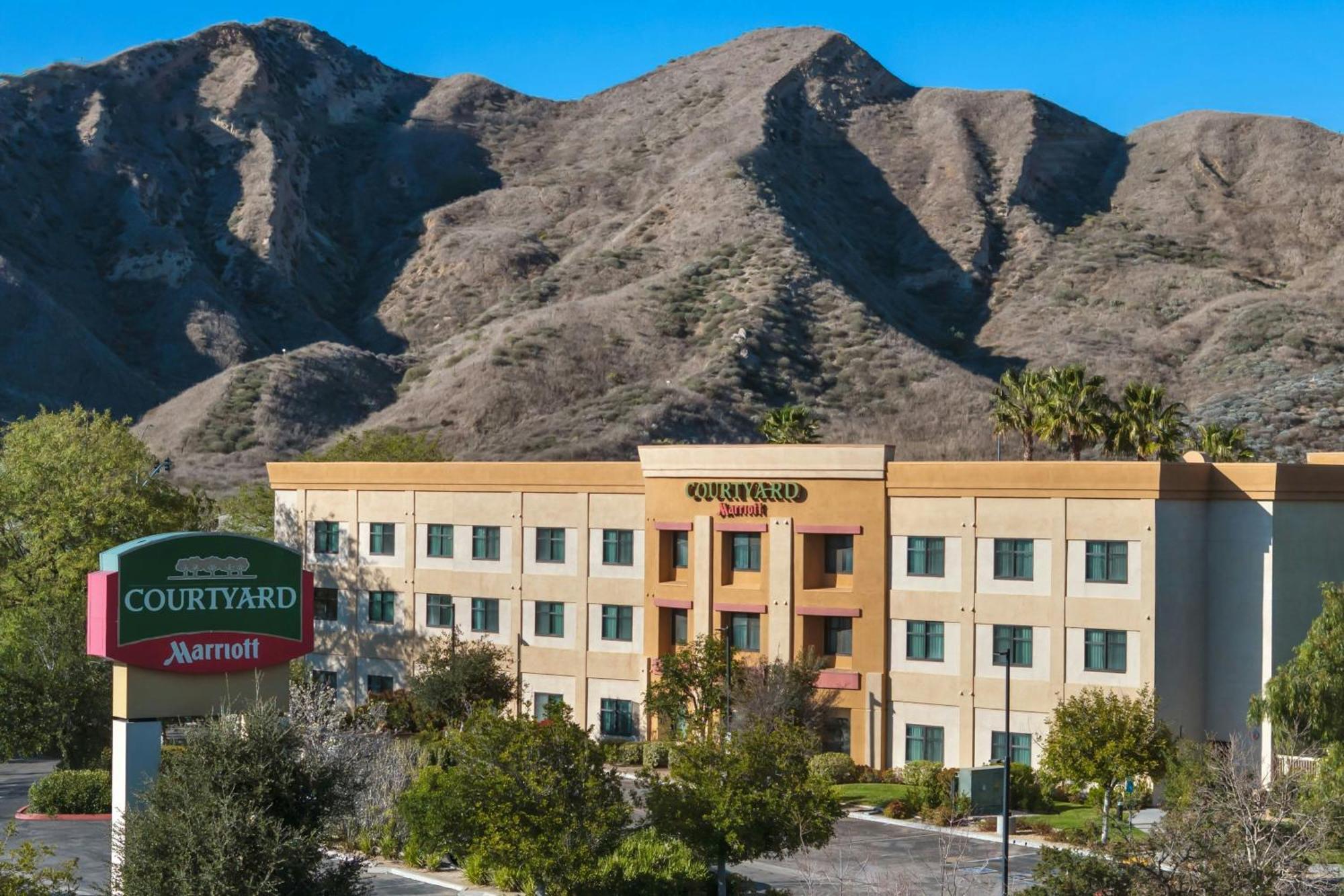 Courtyard By Marriott Santa Clarita 3*