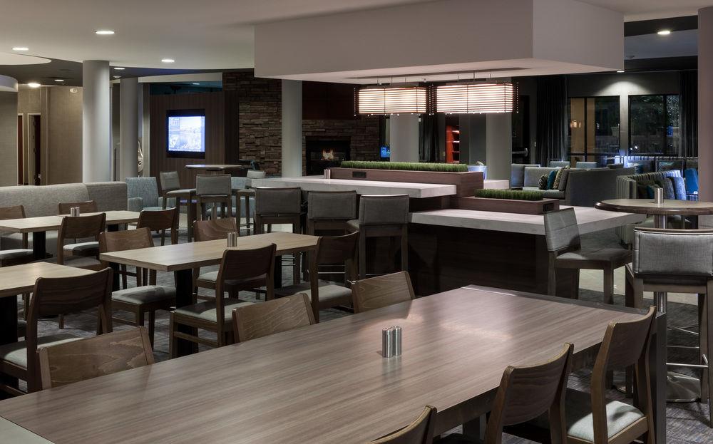 Hotel Courtyard By Marriott Santa Clarita 3*
