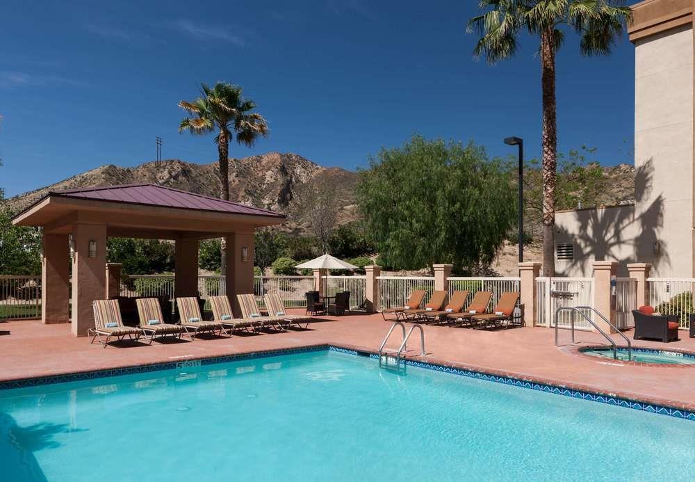 Courtyard By Marriott Santa Clarita Hotel