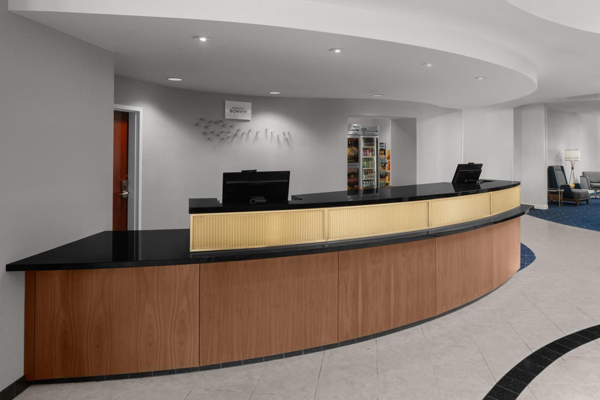 Courtyard By Marriott Santa Clarita 3*