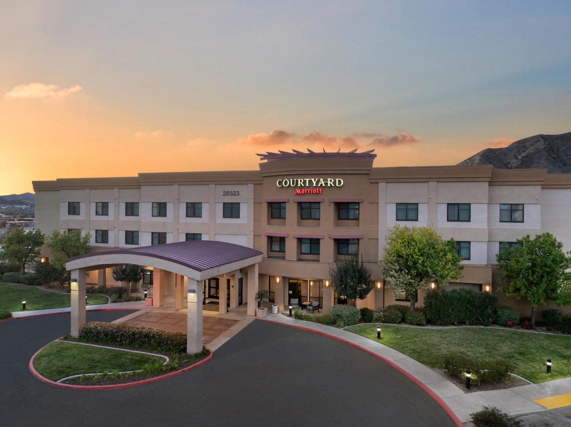 Courtyard By Marriott Santa Clarita Valencia
