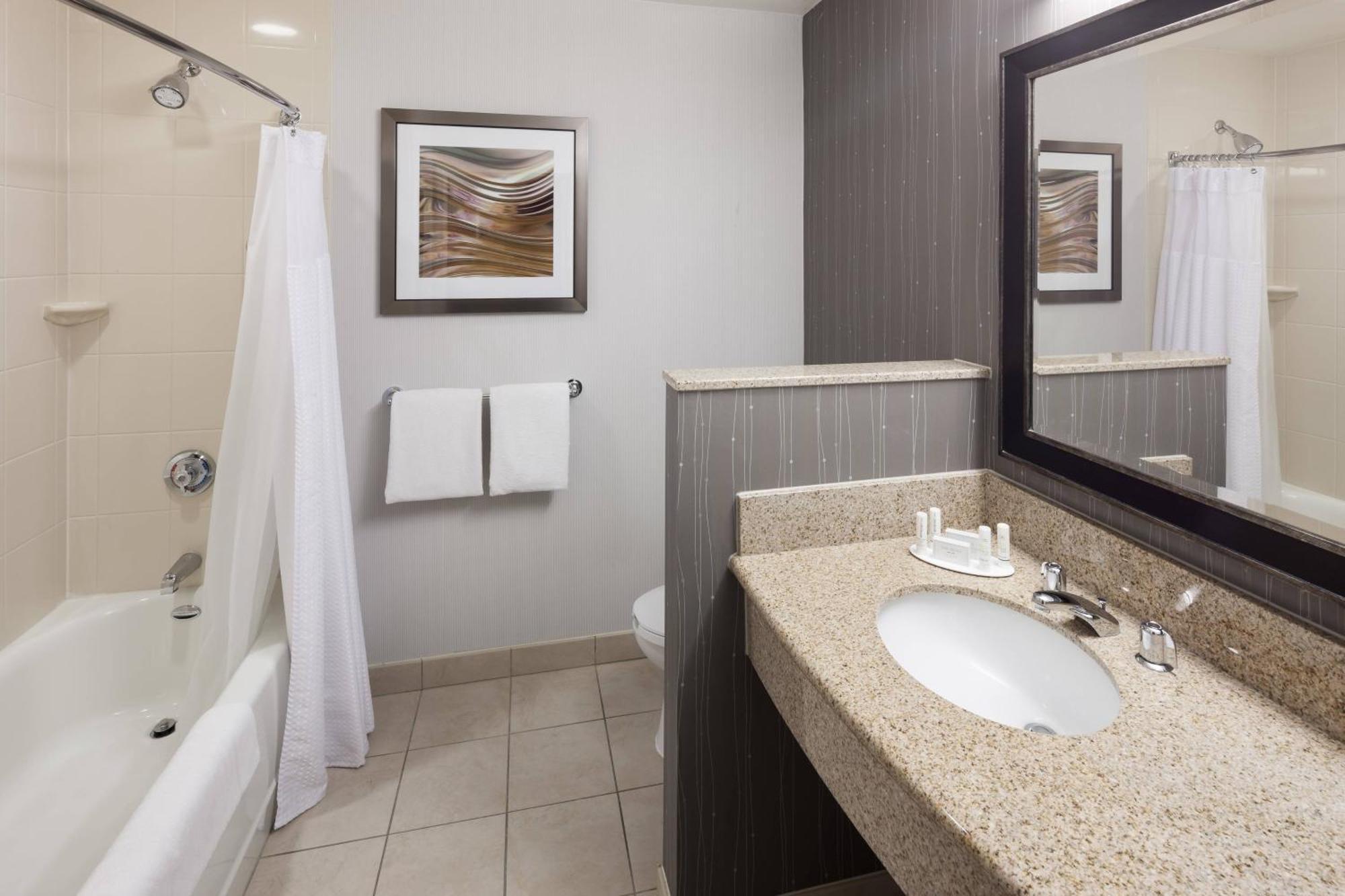 Hotel Courtyard By Marriott Santa Clarita 3*
